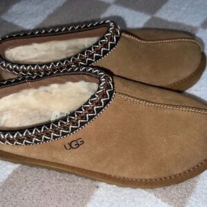 UGG Women's Tan Slippers with Patterned Trim